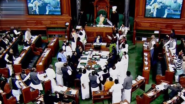 गुजरात के लोगों अपने मौजूदा सांसदों से 45.96 प्रतिशत संतुष्ट