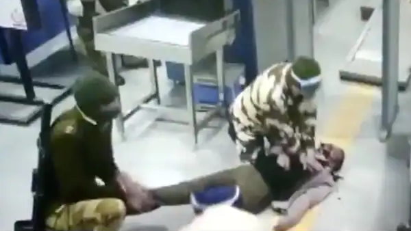 Home Minister Amit Shah want to meet CISF Person who save the life of a man who collapsed at Delhi Metro station Home Minister Amit Shah want to meet CISF Person who save the life of a man who collapsed at Delhi Metro station