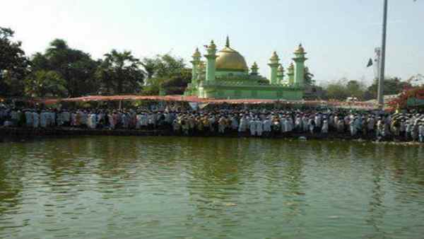 सिद्दीकी परिवार में ओवैसी पर मतभेद