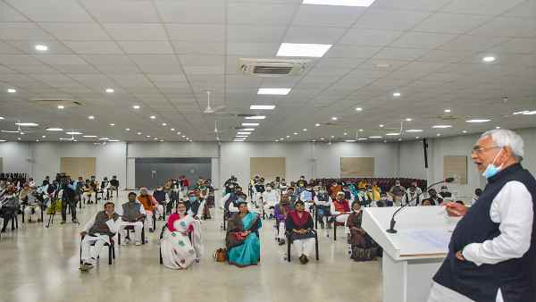 दोस्त कौन है और दुश्मन कौन ?