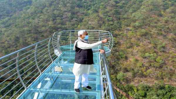 नीतीश के पास अपनी कोई जमीन नहीं