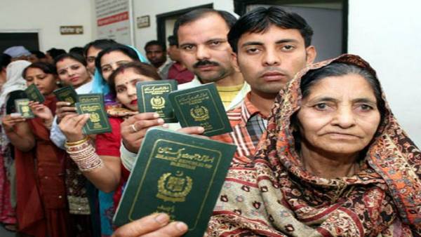 बंटवारे के वक्त पाकिस्तान में हिंदुओं की आबादी 15 फीसदी थी बंटवारे के वक्त पाकिस्तान में हिंदुओं की आबादी 15 फीसदी थी