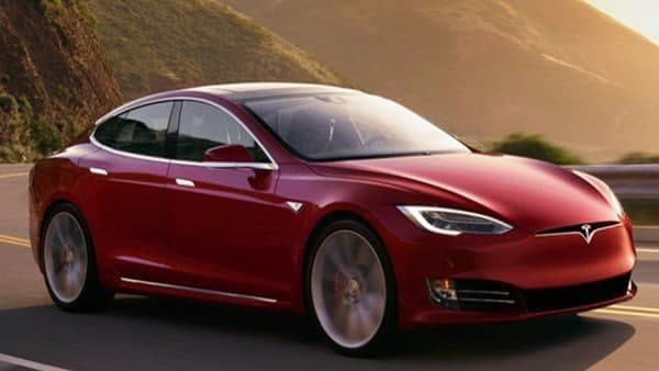 2016 में होनी थी एंट्री 