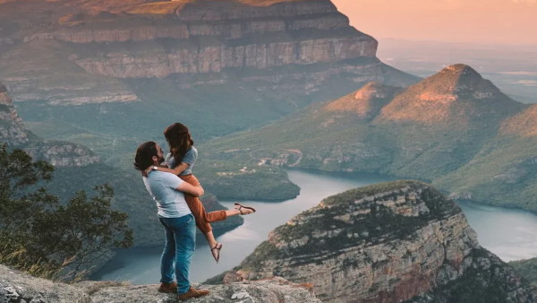 भाग्यशाली था कपल भाग्यशाली था कपल