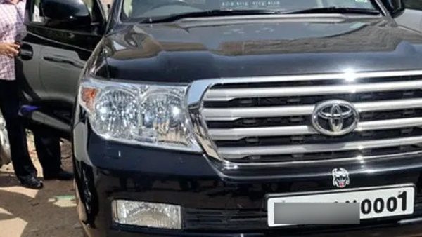 क्या है गाड़ी का नंबर? क्या है गाड़ी का नंबर?