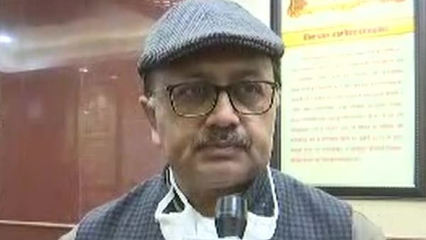 Congress MLC opposed Veer Savarkar photo on gate of UP legislative council