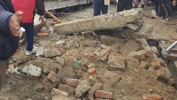 सवा साल पहले हुई थी बेटे अक्षय की शादी