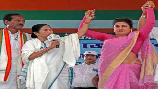 'पार्टी में कुछ तो गड़बड़ है'