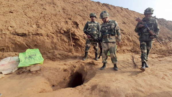 पाकिस्तान आतंकियों के लिए तैयार कर रहा नया रास्ता