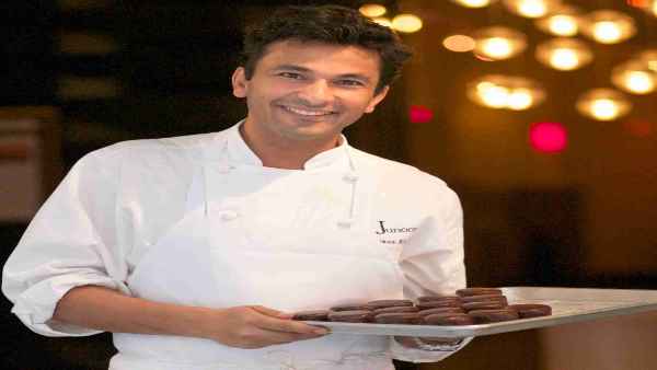 विकास खन्‍ना का फूंटा दर्द ट्वीट कर लिखी ये बात 