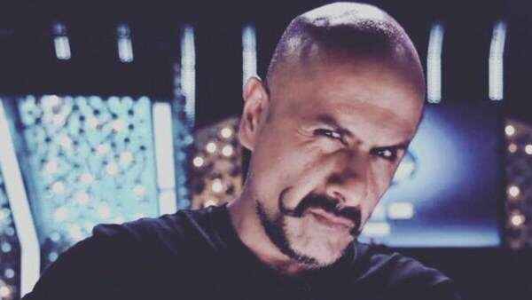  राइटविंगर पर साधा निशाना