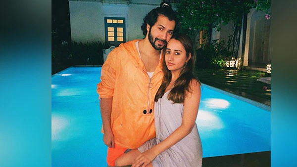 फिर रहने के लिए जिम में पसीना बहाती हैं नताशा फिर रहने के लिए जिम में पसीना बहाती हैं नताशा