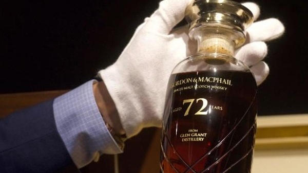 54 हजार डॉलर है कीमत