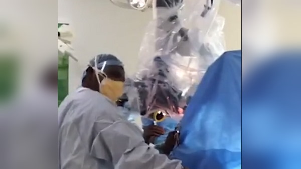 सिर में थी ऐसी गांठ कि लकवा मार जाता