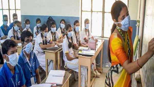 Patna many students today arrived sochool with consent of parents Patna many students today arrived sochool with consent of parents