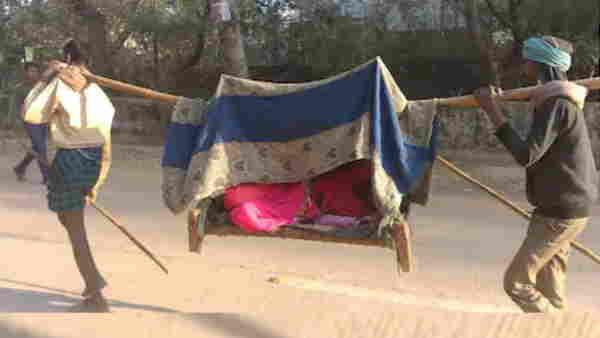 rohtas family take patient to home from cot rohtas family take patient to home from cot