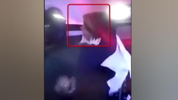 बाल खींचते हुए प्रेमिका को कमरे के अंदर ले गया था मनीष