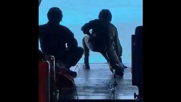 नाव डूबने के बाद तैरकर पहुंचे थे द्वीप पर