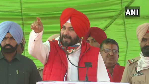 नवजोत सिंह सिद्धू ने फार्मर्सप्रोटेस्ट के हैशटैग के साथ ट्वीट