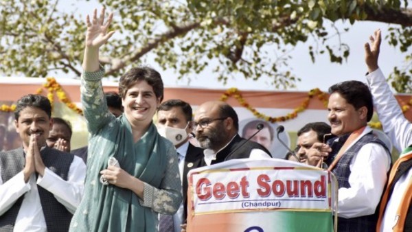 अचानक पूजा-पाठ में क्यों बढ़ी आस्था?