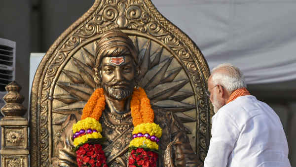 शिवाजी महाराज को उनकी जयंती पर शत-शत नमन: पीएम मोदी 