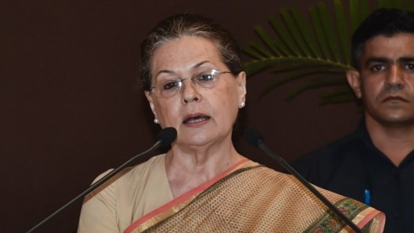 अमिताभ के घर से हुई थी सोनिया गांधी शादी