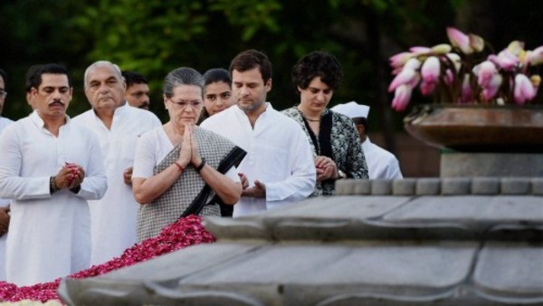 अमिताभ के बारे में क्या सोचते हैं राहुल-सोनिया?