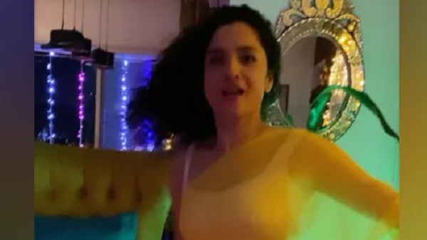 बोले लोग-ये ढोंग तुम्हें शोभा नहीं देता है