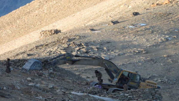 Pics of Indian and Chinese troops and tanks disengaging from Pangong lake area in Eastern Ladakh Pics of Indian and Chinese troops and tanks disengaging from Pangong lake area in Eastern Ladakh