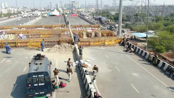 Farmers protest Heavy security deployment at Ghazipur border farmer agitation against 3 farm laws video