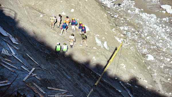 परिवार की शिकायत पर 'लापता' घोषित हुए थे परिवार की शिकायत पर 'लापता' घोषित हुए थे