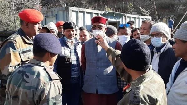 सीएम ने लिया स्‍थि‍ति का जायजा