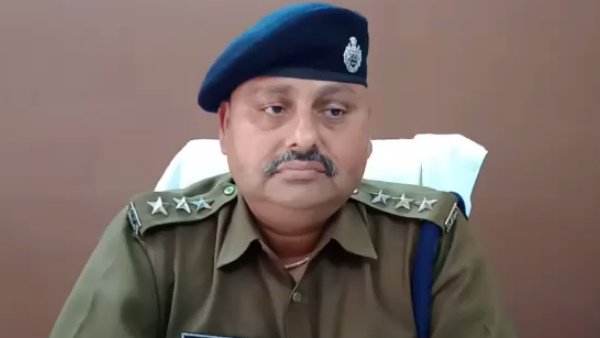 एसके कॉलेज में घुसकर बचाई जान एसके कॉलेज में घुसकर बचाई जान