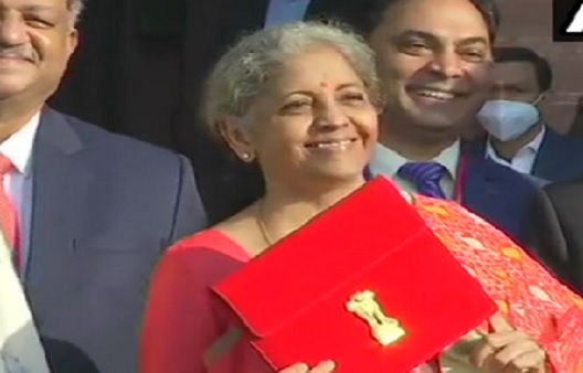 UnionBudget 2021-22: मेड-इन-इंडिया टैबलेट में देश का आम बजट UnionBudget 2021-22: मेड-इन-इंडिया टैबलेट में देश का आम बजट