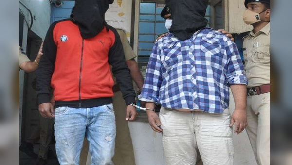 Surat police caught robbers and seized 15.77 lakh rupees