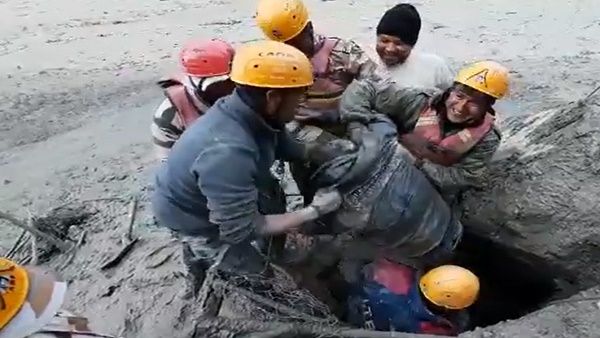 परिवार से मिलने की उम्मीद टूट चुकी थी परिवार से मिलने की उम्मीद टूट चुकी थी