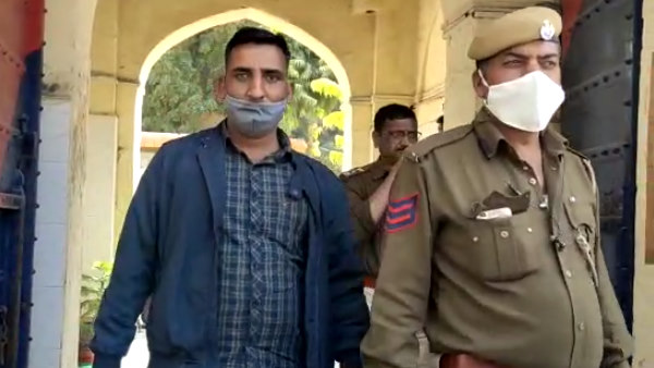 नो एंट्री एरिया में घुसाई बस नो एंट्री एरिया में घुसाई बस