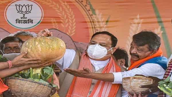 आदिवासियों के माइक्रो-मैनेजमेंट में भी जुटी बीजेपी आदिवासियों के माइक्रो-मैनेजमेंट में भी जुटी बीजेपी