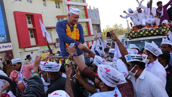 Gujarat Local body elections 2021: Delhi Deputy CM Manish Sisodia roadshow in Rajkot Gujarat Local body elections 2021: Delhi Deputy CM Manish Sisodia roadshow in Rajkot