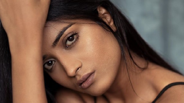 मां-बाप ने जेवर बेचकर मान्या को पढ़ाया 