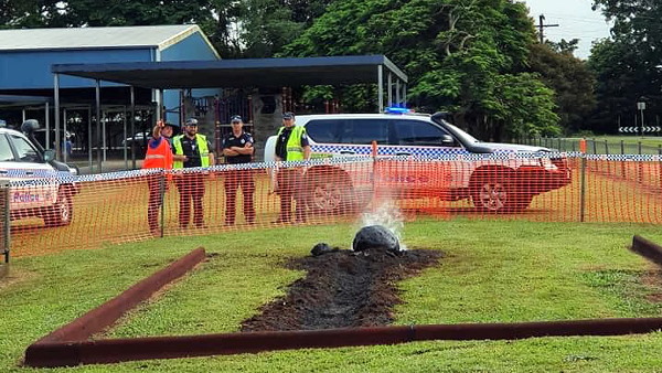 ऑस्ट्रेलिया के स्कूल में गिरा 'उल्कापिंड'