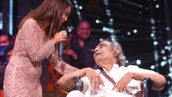 नेहा कक्कड़ ने दी 5 लाख की आर्थिक सहायता नेहा कक्कड़ ने दी 5 लाख की आर्थिक सहायता