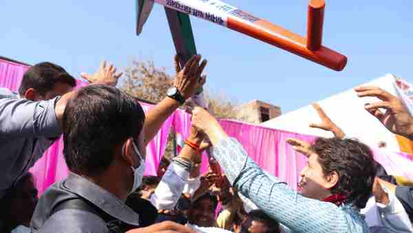 Priyanka Gandhi addressing PM Kisan Mahapanchayat criticized PM Narendra Modi