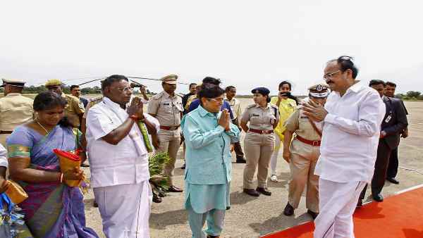 जनता की एलजी बनने की कोशिश की थी किरण बेदी ने