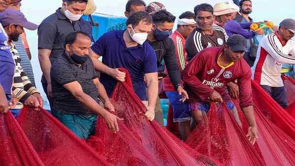 राहुल के बयान पर ग्रुप-23 'हां में हां' मिलाने को तैयार नहीं!