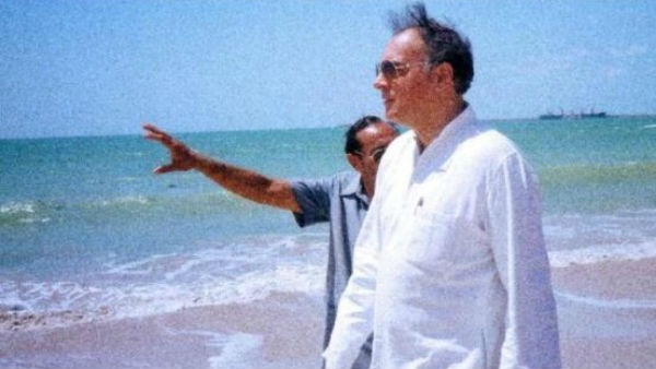 एक निर्जन द्वीप पर राजीव गांधी की पिकनिक एक निर्जन द्वीप पर राजीव गांधी की पिकनिक