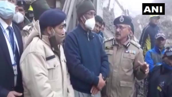 Uttarakhand CM TS Rawat in Joshimath, Uttarakhand, Trivedra Singh Rawat, Joshimath, uttarakhand glacier burst, uttarakhand disaster, uttarakhand news, uttarakhand glacier, uttarakhand latest news, chamoli glacier burst, chamoli news, chamoli latest news, उत्तराखंड त्रासदी, उत्तराखंड तबाही 2021, उत्तराखंड ग्लेशियर, उत्तराखंड आपदा, उत्तराखंड डैम, चमोली ग्लेशियर न्यूज, उत्तराखंड ग्लेशियर समाचार, उत्तराखंड न्यूज, उत्तराखंड त्रासदी की ताजा खबर, उत्तराखंड त्रासदी News, उत्तराखंड आपदा, उत्तराखंड राहत कार्य