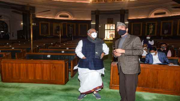 नेता विपक्ष की रेस में खड़गे सबसे आगे नेता विपक्ष की रेस में खड़गे सबसे आगे