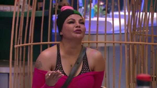 राखी ने दोस्त पर लगाया शारीरिक शोषण का आरोप