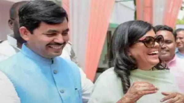 पहली नजर में ही रेणु को दिल दे बैठे थे शाहनवाज हुसैन पहली नजर में ही रेणु को दिल दे बैठे थे शाहनवाज हुसैन